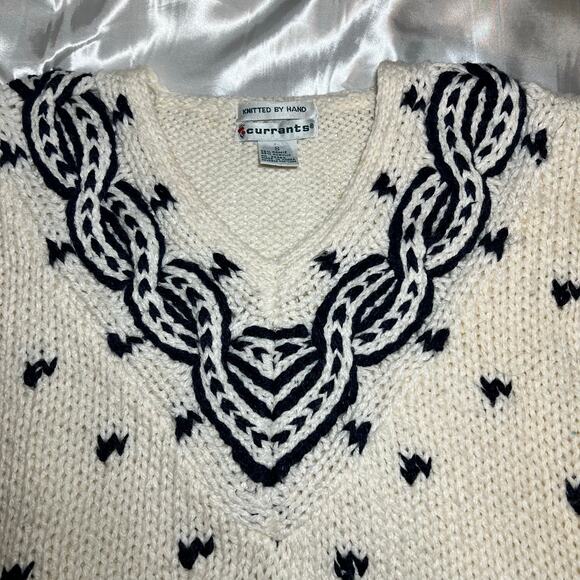 Currants Knitted by hand knit sweater women’s size Small white blue preppy VTG - Picture 3 of 8